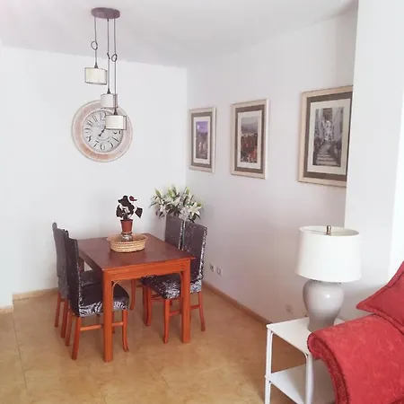 Ground Floor Spacious Central Apartment On The Carebeo Apartamento Nerja