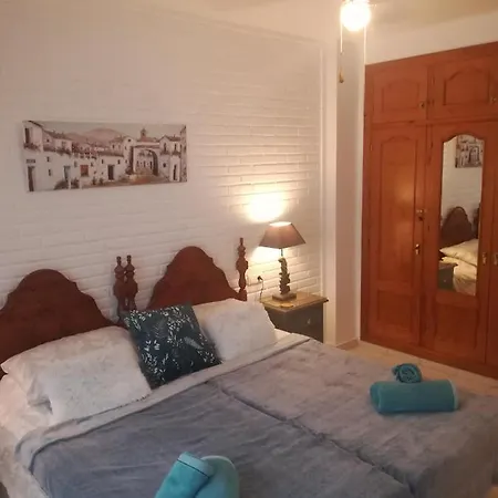 Ground Floor Spacious Central Apartment On The Carebeo Apartamento Nerja