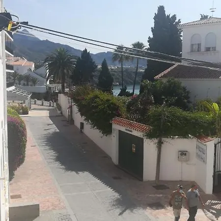 Apartamento Ground Floor Spacious Central Apartment On The Carebeo Nerja
