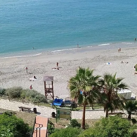 Ground Floor Spacious Central Apartment On The Carebeo Apartamento Nerja