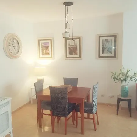 Ground Floor Spacious Central Apartment On The Carebeo Apartment *