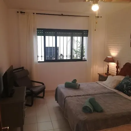 Ground Floor Spacious Central Apartment On The Carebeo * Nerja